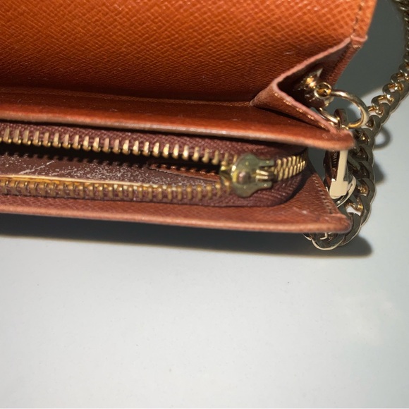 Authentic Louis Vuitton Monogram Bifold Zippy Wallet - Picture 14 of 16